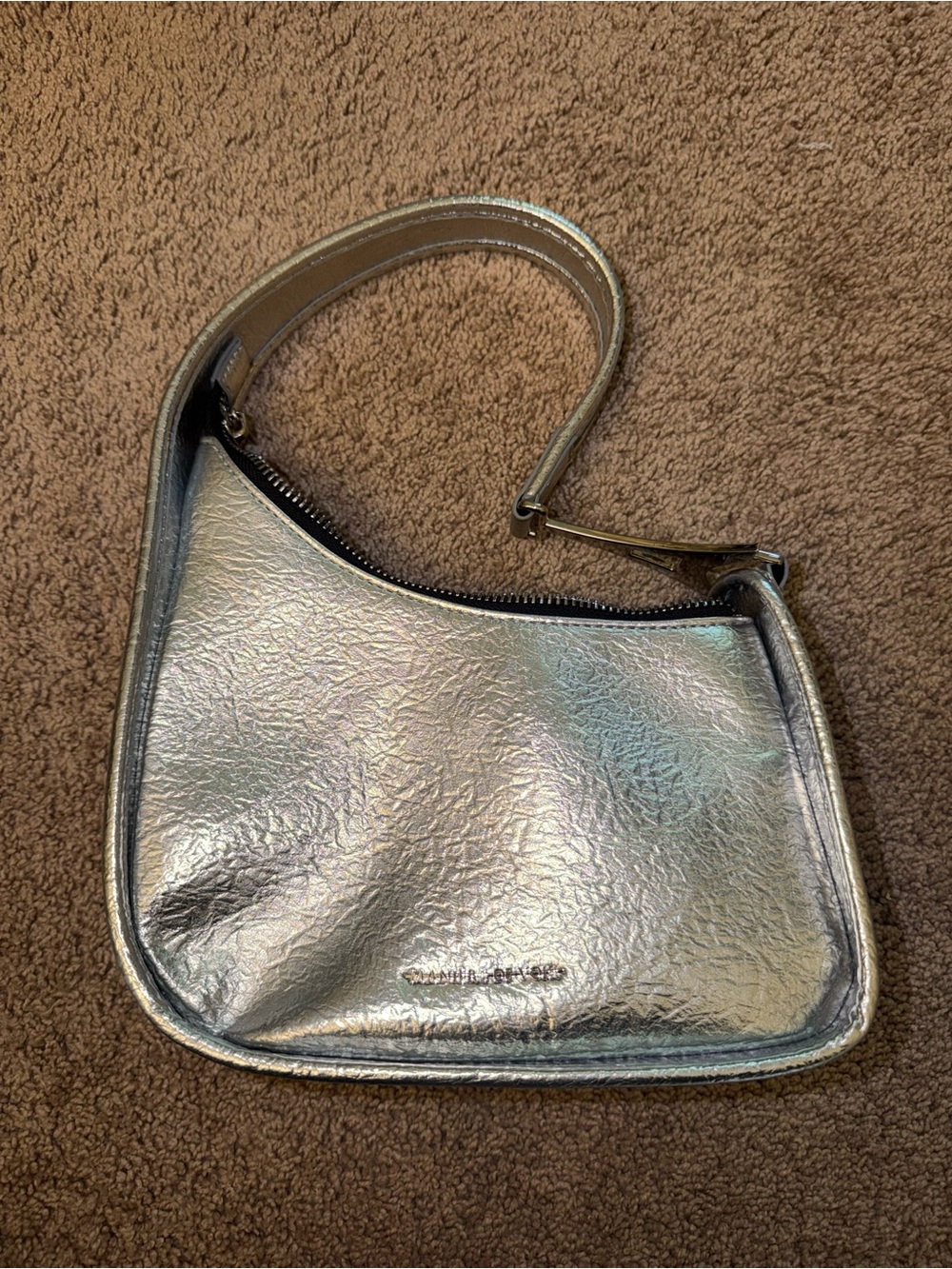 Maniere de Voir Metallic Silver Shoulder Bag